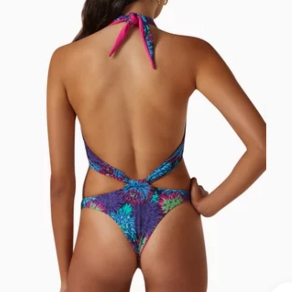 REINA OLGA
Showpony Trinkini Medium - Picture 2 of 9